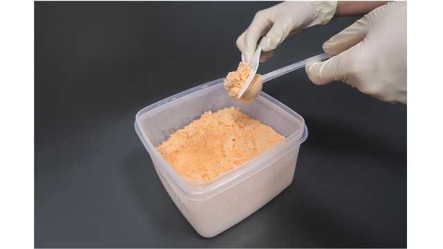 Dispensing material from Alginate powder container